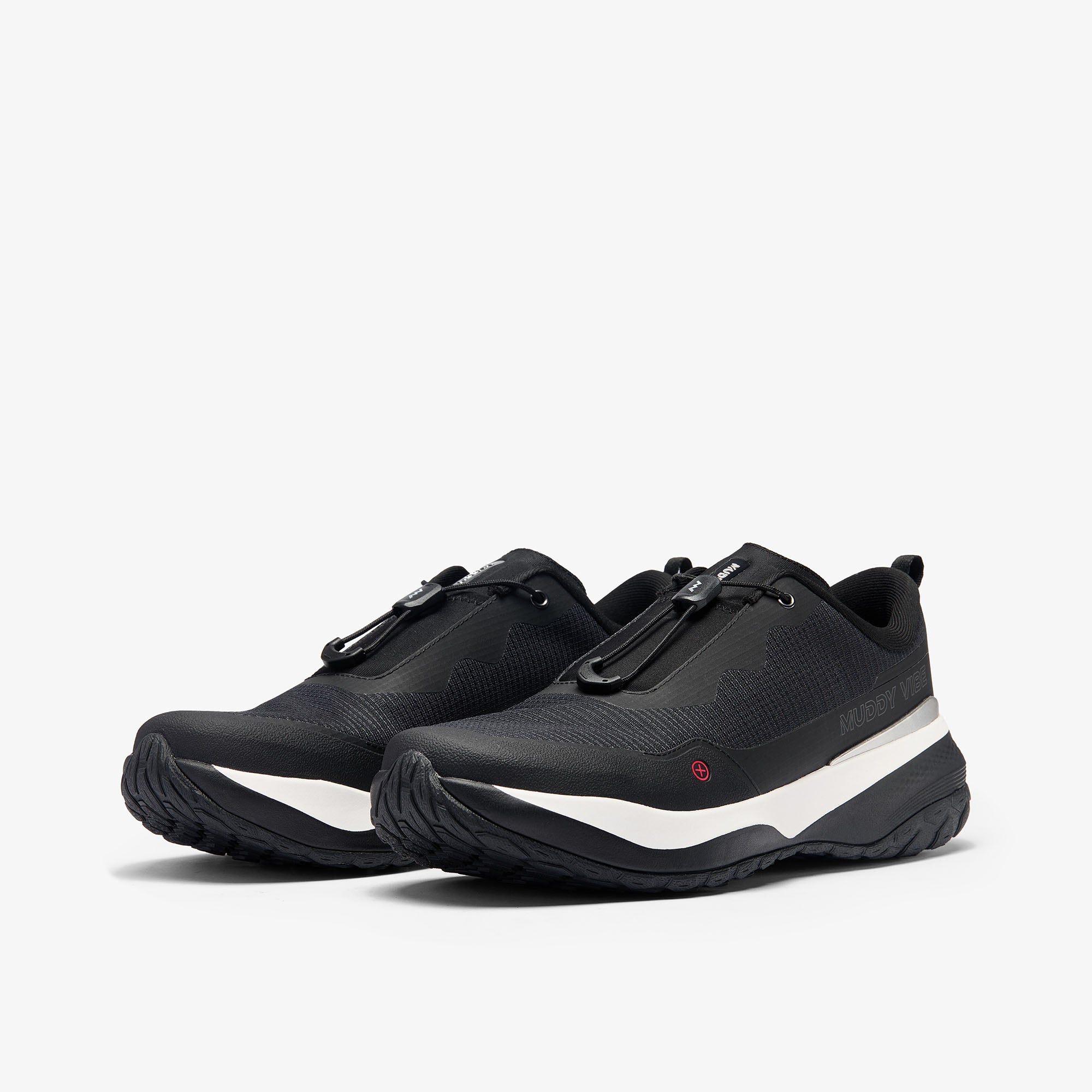 MUDDY VIBE S-16 Ridge Snow low-top hiking shoe with black and white accents, 45 degree side view on a white background.