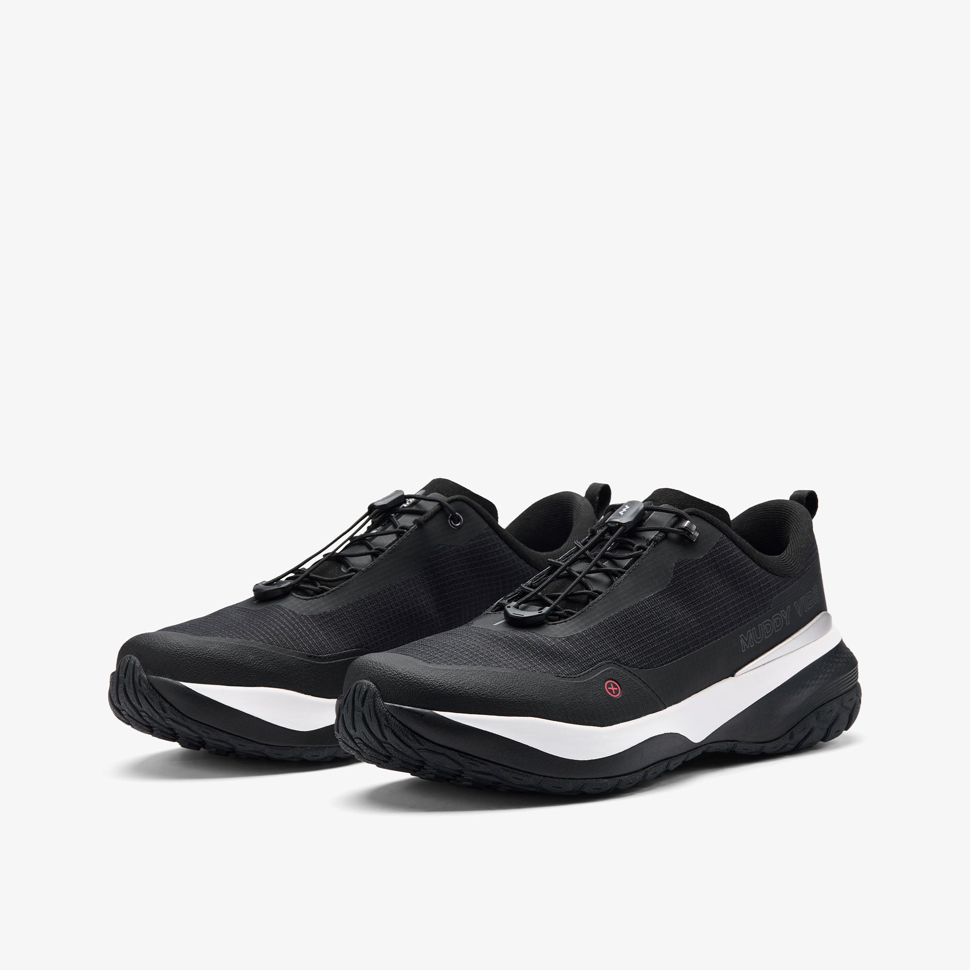 MUDDY VIBE Si-14 Ridge Snow low-top hiking shoe with black and white accents, 45 degree side view on a white background.